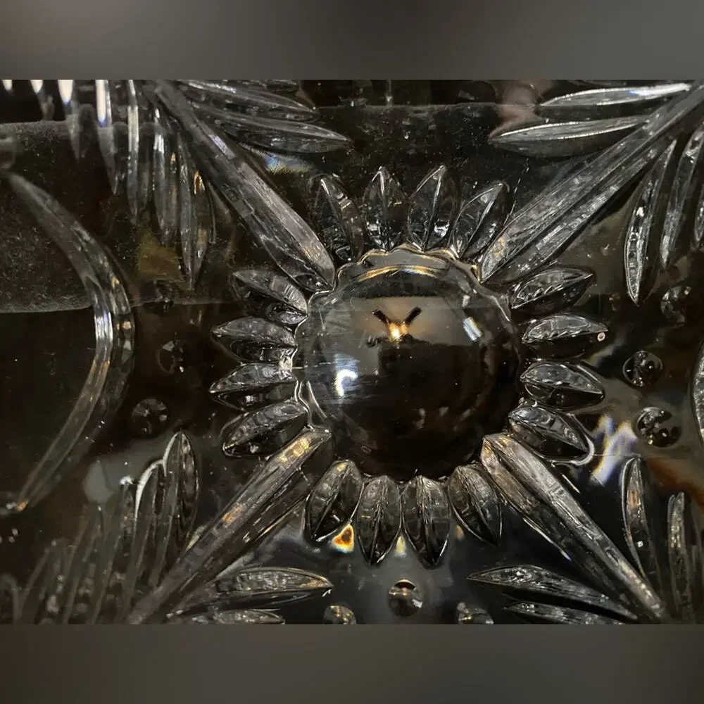 VTG CHRISTMAS TREE STAR LEAD CRYSTAL BOWL FLUTED WAVY EDGES 25 oz